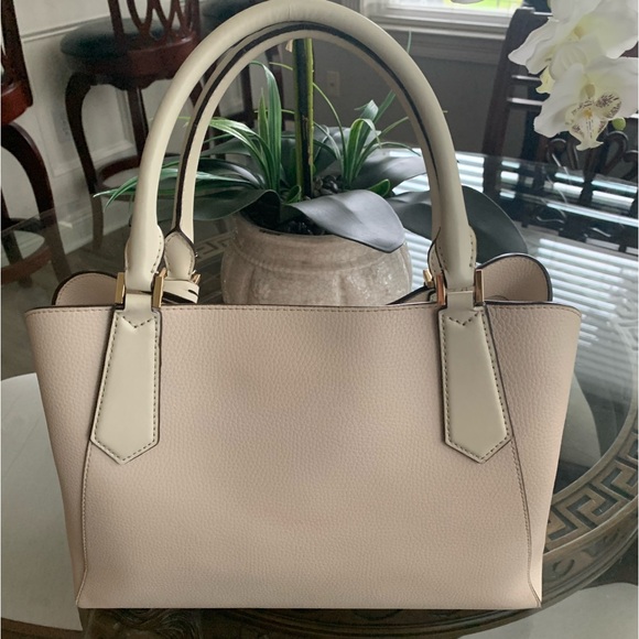 ๐ค๐คMICHAEL KORS KIMBERLY LIGHT CREAM LEATHER SATCHEL/CROSSBODY BAG!๐ค๐ค - Picture 2 of 8